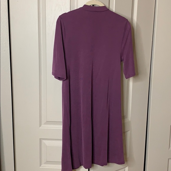 EVERYTHING MUST GO dress with keyhole detail - Picture 3 of 3